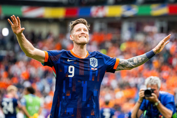 Wout Weghorst vào thay người và ghi bàn quyết định chiến thắng 2-1 cho Hà Lan trước Ba Lan ở EURO 2024