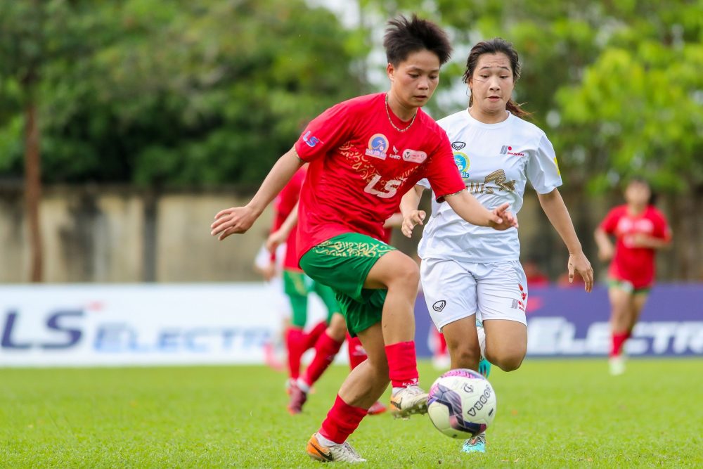 Tin nóng bóng đá Việt 18/6: HLV Kim Sang Sik bất ngờ chia tay trợ lý, Nam Định chưa thể vô địch V-League sớm - Ảnh 2.