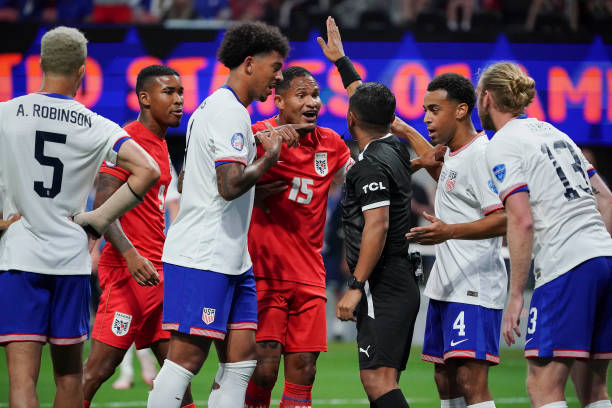 Mỹ thua Panama (áo đỏ) 1-2 ở bảng C, Copa America 2024