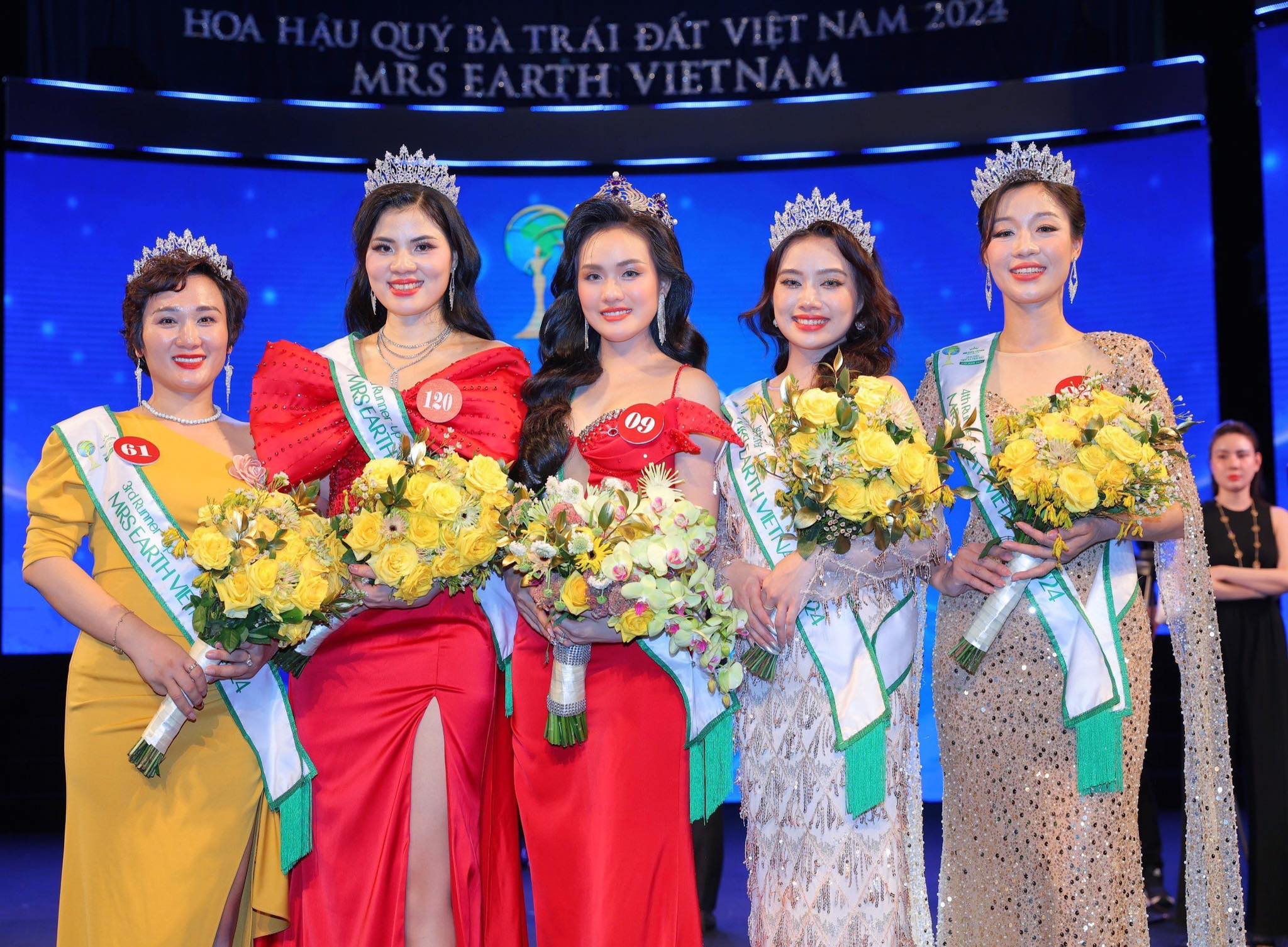 Chân dung người đẹp Phú Thọ vừa đăng quang Á hậu Mrs Earth Vietnam 2024 - Ảnh 1.