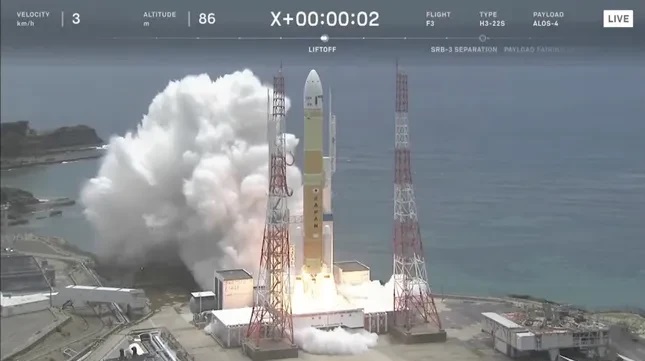 Nhật Bản phóng thành công tên lửa đẩy H3 mang vệ tinh quan sát mặt đất - Ảnh 1.