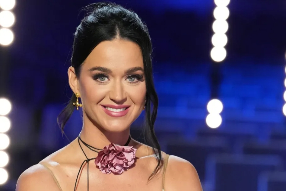 Katy Perry nhá hàng album mới "143"