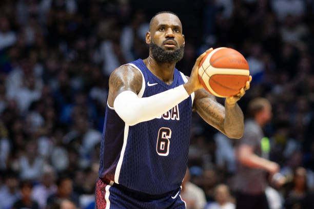 Ngôi sao bóng rổ LeBron James được chọn là người cầm cờ của đoàn thể thao Mỹ tại lễ khai mạc Olympic Paris 2024