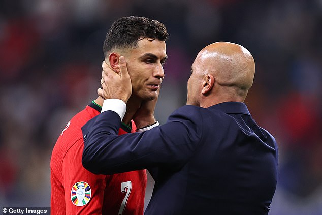 Quan điểm: Bồ Đào Nha cần loại Ronaldo nếu muốn vô địch EURO 2024 - Ảnh 1.