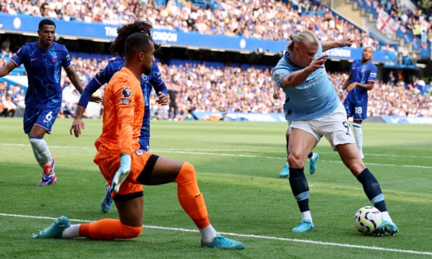 Haaland 'mở tài khoản' giúp Man City kéo sập pháo đài Stamford Bridge của Chelsea - Ảnh 4.