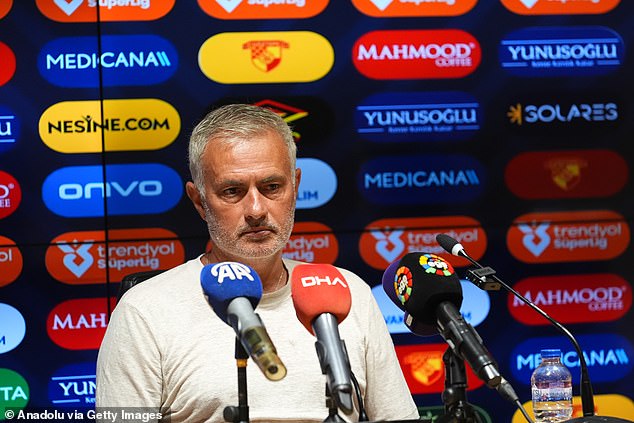 Sau 3 tháng làm việc, Mourinho chỉ trích bóng đá Thổ Nhĩ Kỳ, tự đặt cho mình biệt danh mới - Ảnh 1.