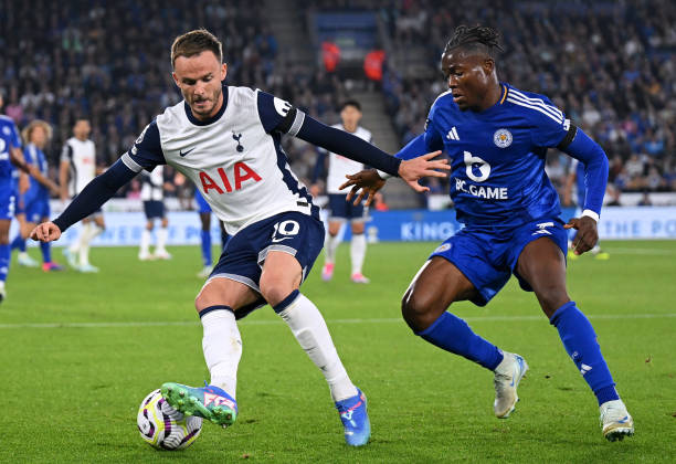 Tottenham hòa Leicester 1-1 ở vòng 1 Ngoại hạng Anh