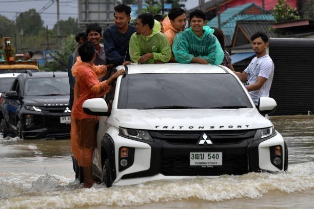 Mưa lũ gây thiệt hại lớn tại Thái Lan và Trung Quốc - Ảnh 2.