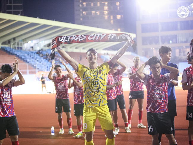 Patrik Lê Giang tự hào khi chơi thân Dubravka, không lo 'thất nghiệp' và giấc mơ khoác áo ĐT Việt Nam - Ảnh 2.