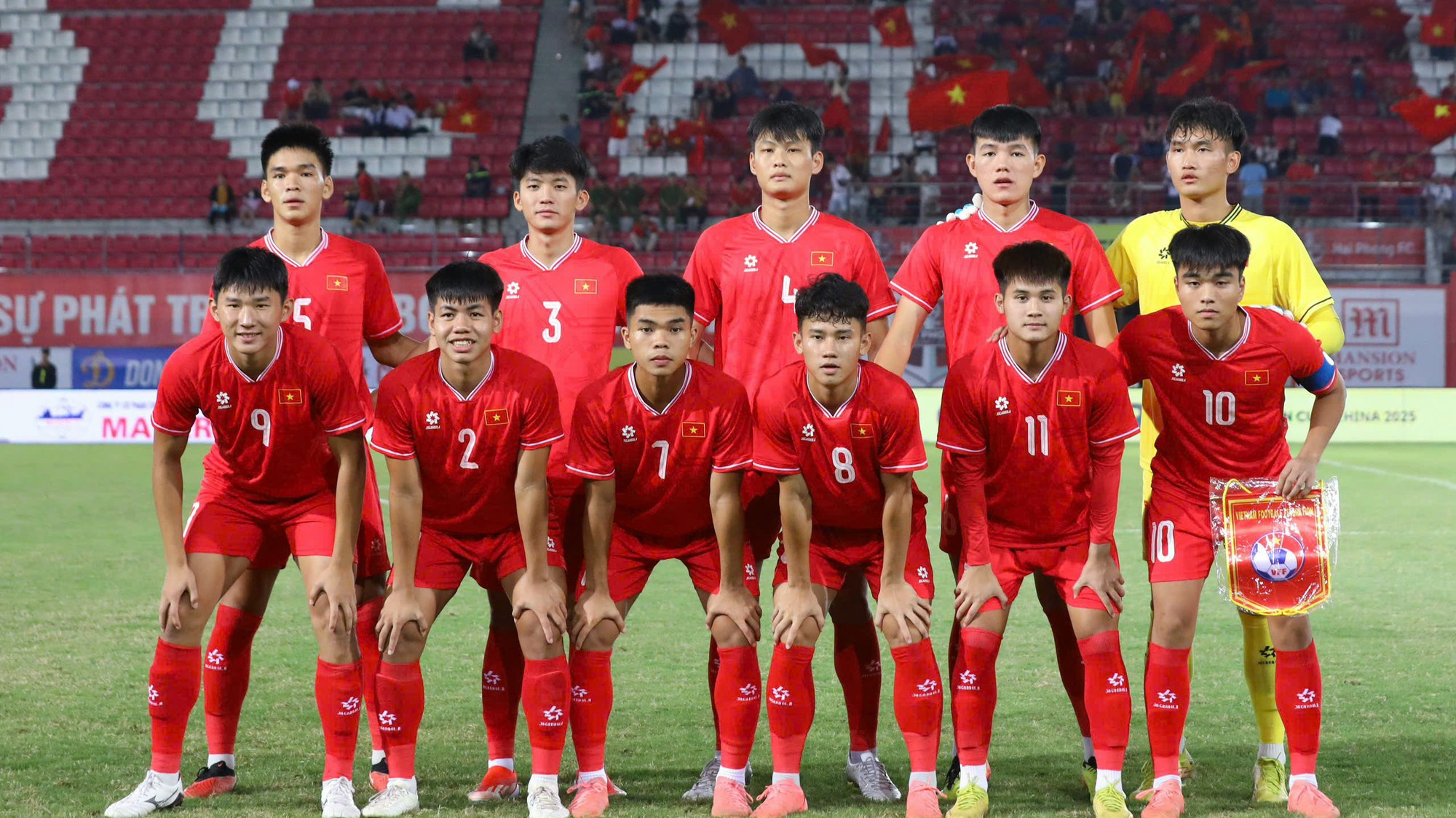 TRỰC TIẾP bóng đá Việt Nam vs Syria 19h00 hôm nay: Công Phương lĩnh xướng hàng công