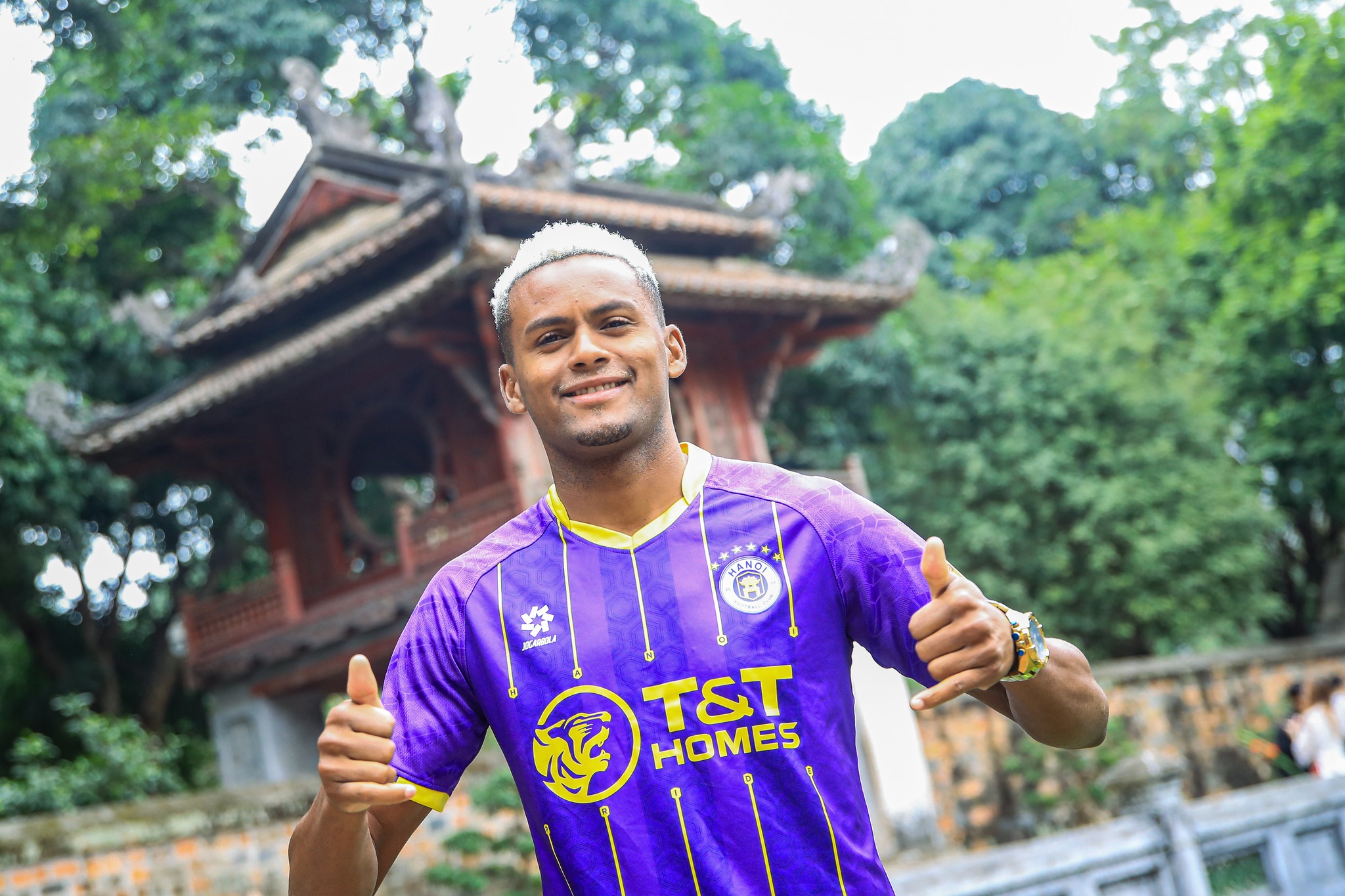 Cầu thủ làm ruộng ở Brazil, sang V.League đá bóng được trả nửa tỷ mỗi tháng 1 Hà Nội FC chơi lớn khi chiêu mộ chân sút khủng đến từ Nam Mỹ