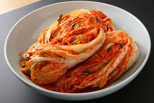 Kimchi Hàn Quốc ngày càng được ưa thích trên thế giới - Ảnh 1.