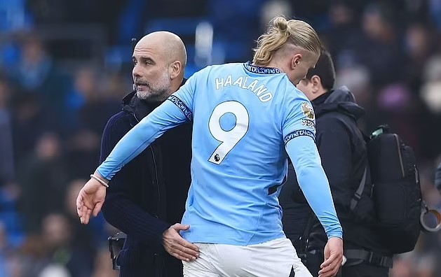 Guardiola lần đầu lên tiếng về bản hợp đồng kỉ lục của Haaland với Man City - Ảnh 1.