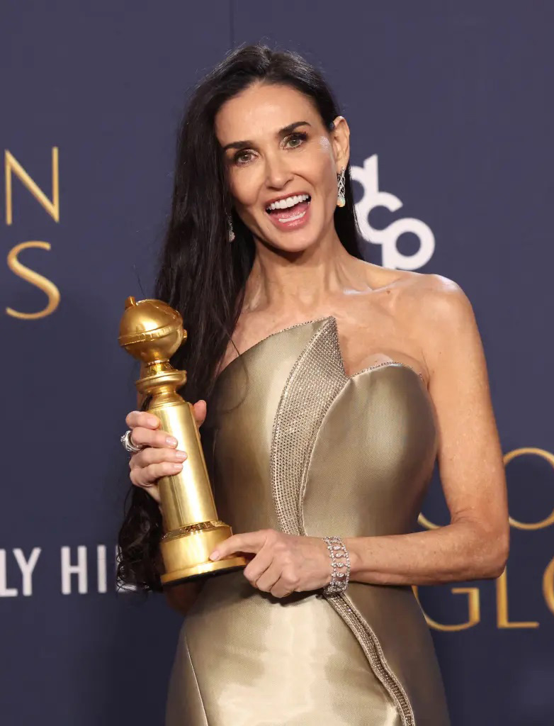 Bài phát biểu của Demi Moore tại Quả Cầu Vàng: Hé lộ mặt tối của Hollywood - Ảnh 2.