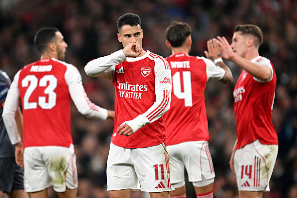 Arsenal đánh bạ i Olympiakos 2-0 ở vòng phân hạng Champions League