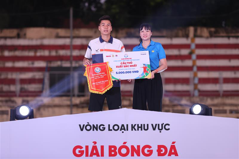 SHB FC xuất sắc đưa Công đoàn Ngân hàng Việt Nam lên ngôi Á quân vòng loại phía Bắc Giải bóng đá công nhân, viên chức Việt Nam 2025 - Ảnh 2.
