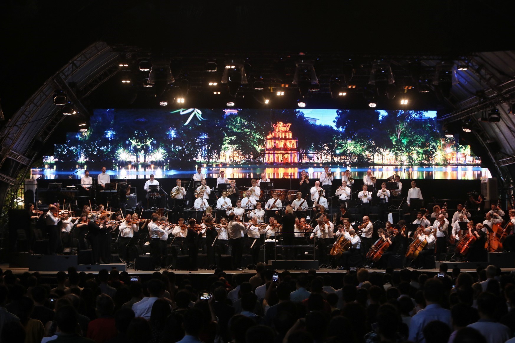 Vietnam Airlines Classic - Hanoi Concert 2025: Giao hưởng không biên giới giữa lòng Thủ đô - Ảnh 7.