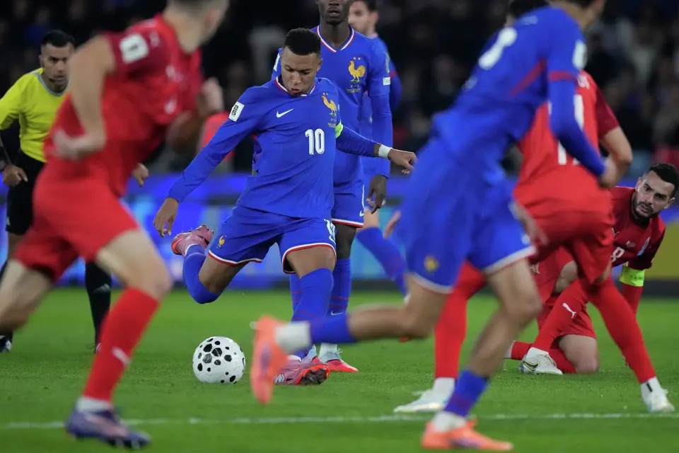 Vòng loại World Cup 2026: Mbappe ghi bàn trận thứ 10 liên tiếp, ĐT Đức đại thắng - Ảnh 1.