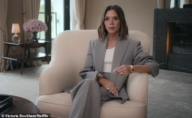 Victoria Beckham suýt &quot;mất hết tất cả&quot; vì đế chế thời trang – Bí mật trong phim tài liệu Netflix - Ảnh 4.