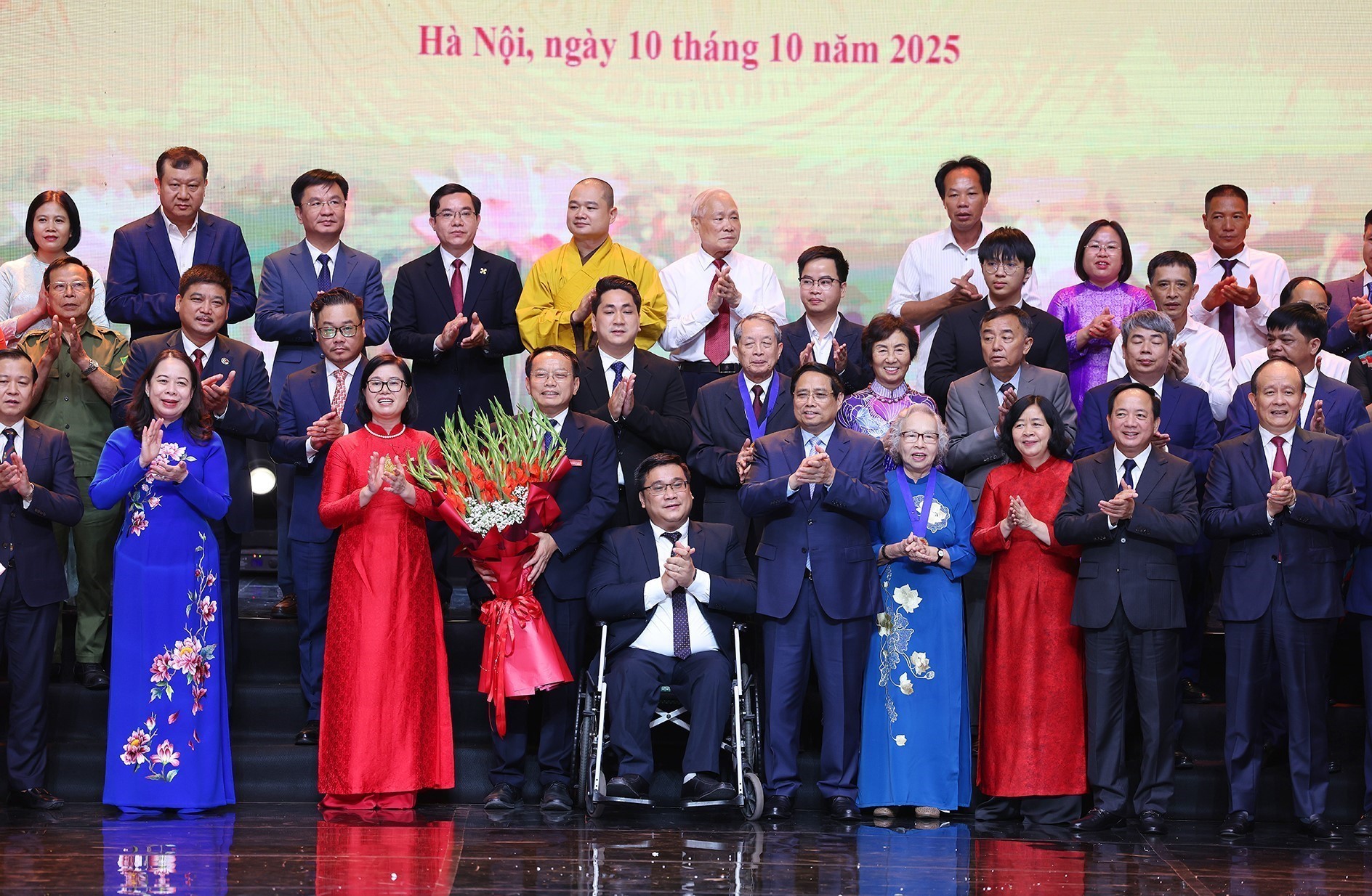 Thủ tướng Phạm Minh Chính dự Đại hội Thi đua yêu nước thành phố Hà Nội - Ảnh 9.
