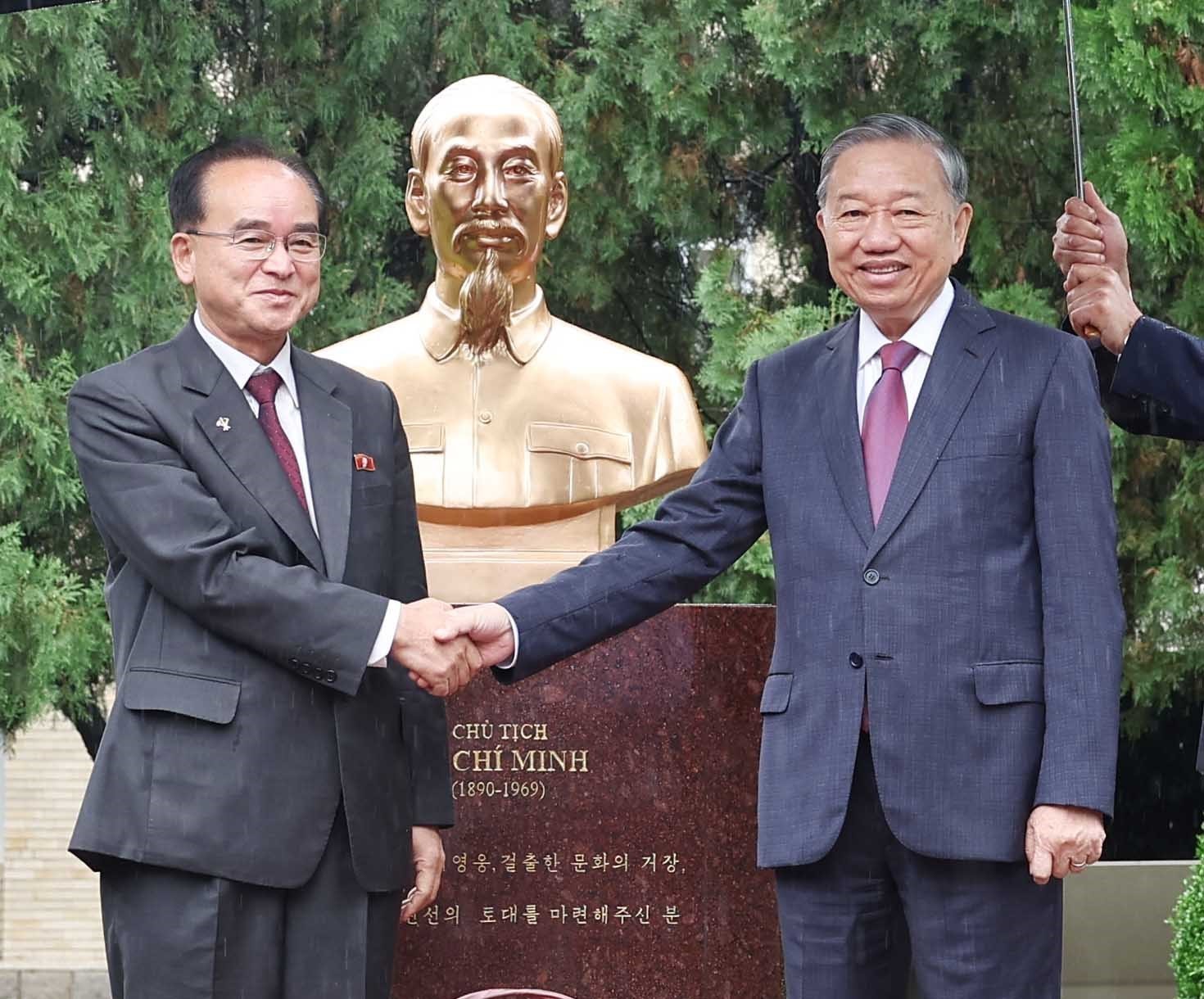 Tổng Bí thư Tô Lâm dự Lễ khánh thành Tượng đài Chủ tịch Hồ Chí Minh tại Bình Nhưỡng - Ảnh 3.