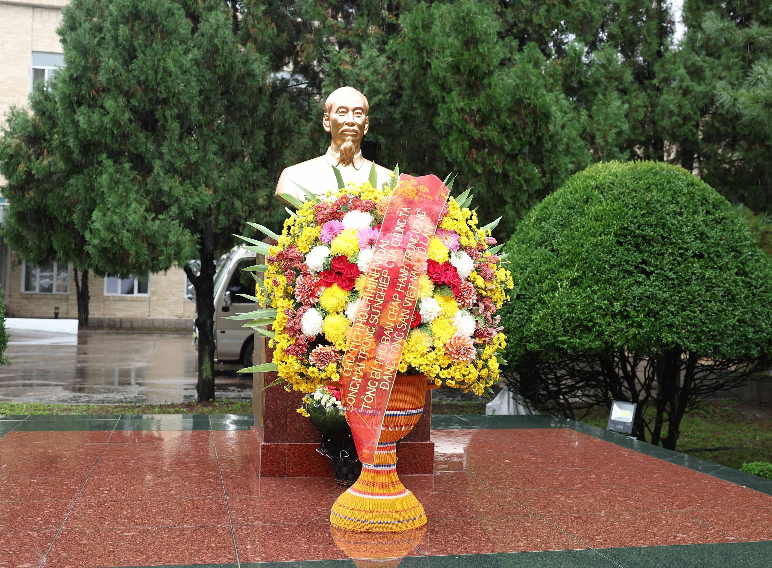 Tổng Bí thư Tô Lâm dự Lễ khánh thành Tượng đài Chủ tịch Hồ Chí Minh tại Bình Nhưỡng - Ảnh 1.