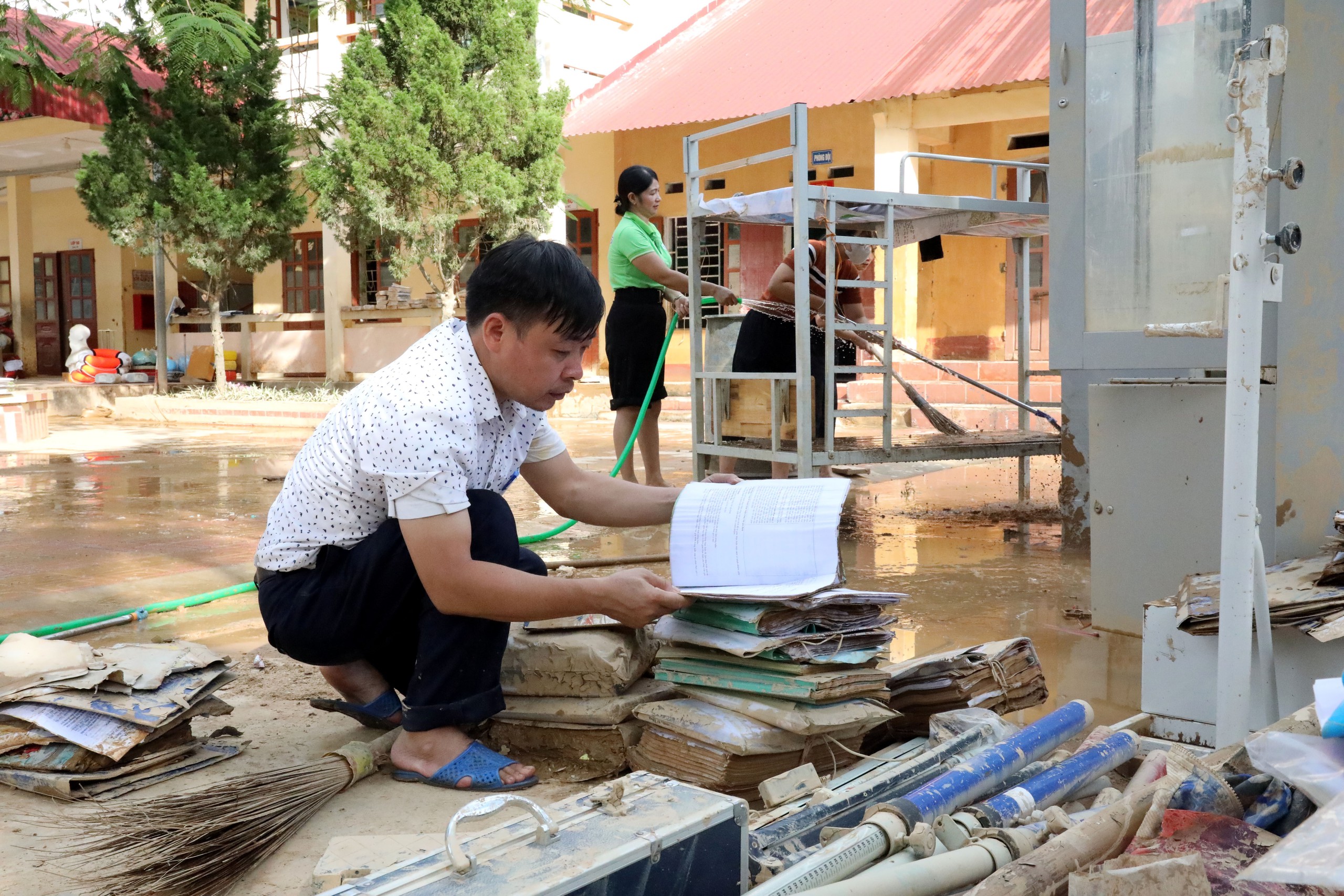 Lạng Sơn: Dồn lực khắc phục hậu quả sau mưa lũ lịch sử - Ảnh 13.