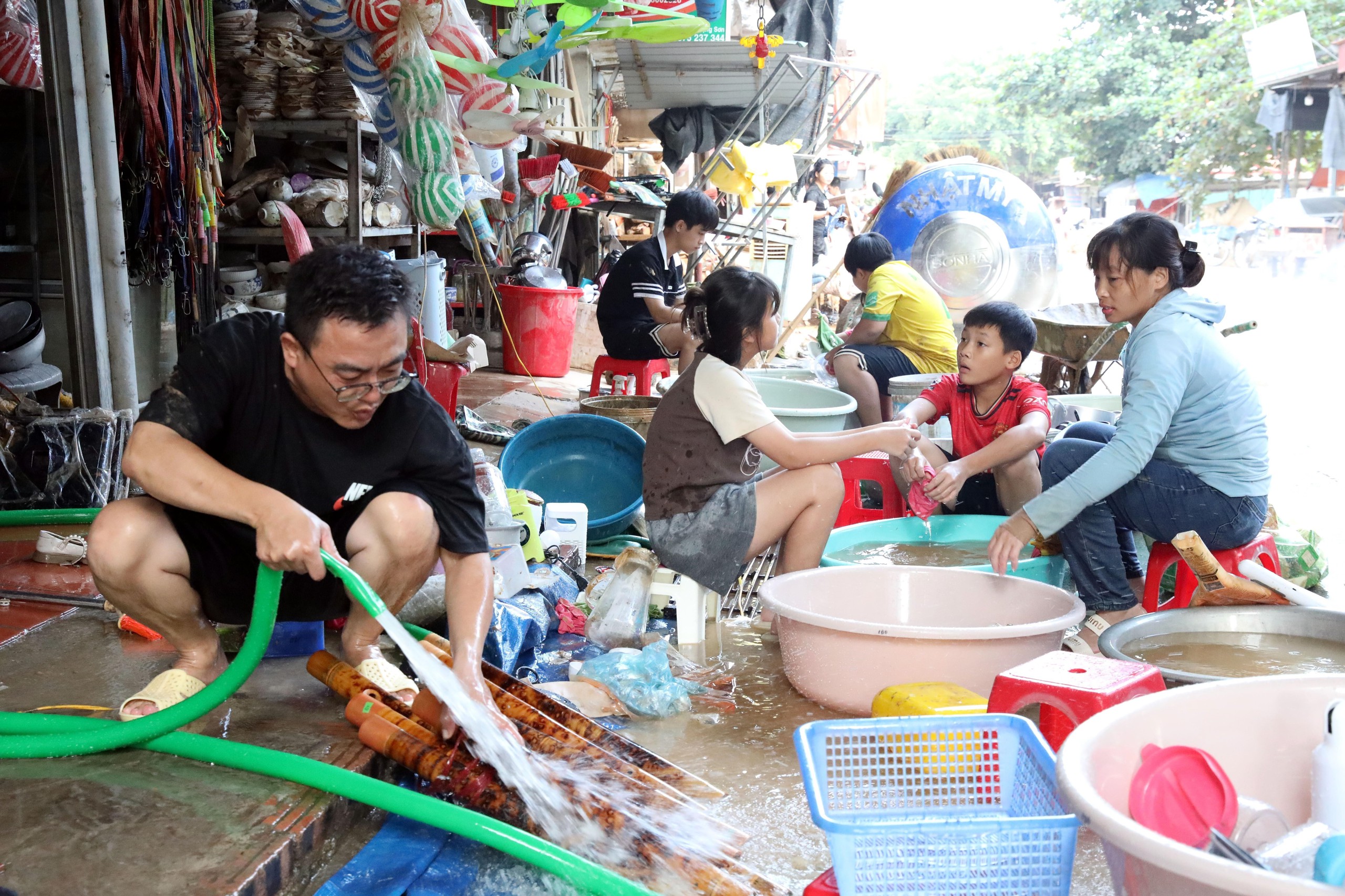 Lạng Sơn: Dồn lực khắc phục hậu quả sau mưa lũ lịch sử - Ảnh 17.