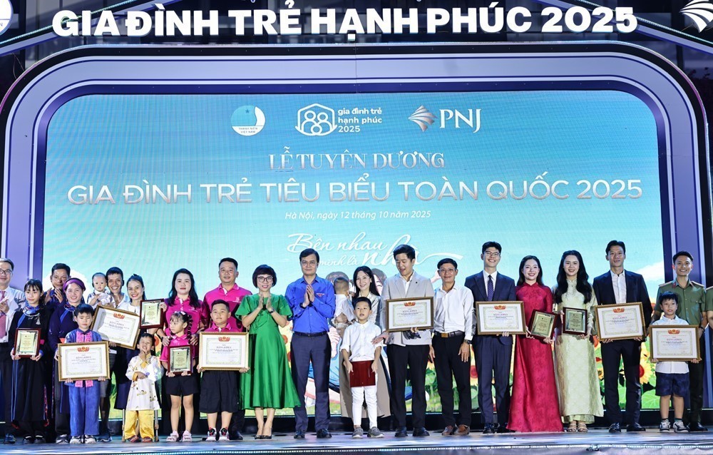 Vinh danh 10 “Gia đình trẻ hạnh phúc” năm 2025 - Ảnh 1.
