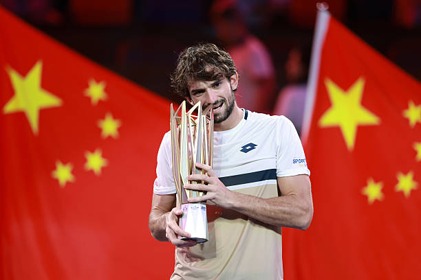 Vacherot lọt top 40 thế giới sau khi vô địch Thượng Hải Masters 2025