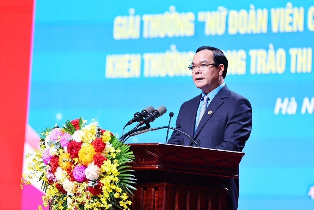 Lễ trao tặng Giải thưởng “Nữ đoàn viên Công đoàn năng động, sáng tạo, trách nhiệm” - Ảnh 2.