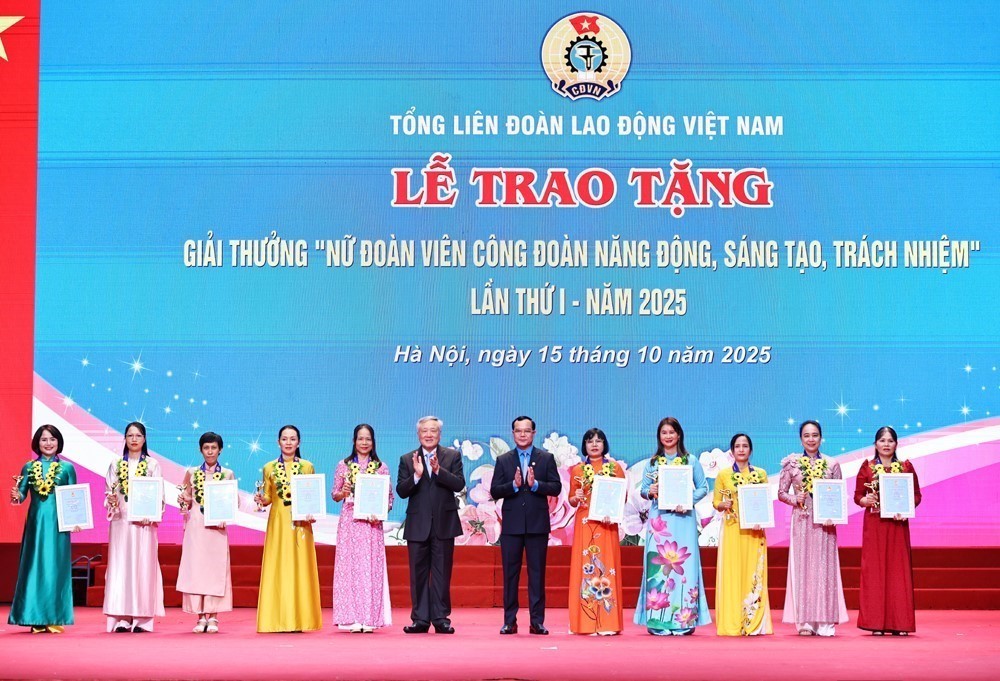 Lễ trao tặng Giải thưởng “Nữ đoàn viên Công đoàn năng động, sáng tạo, trách nhiệm” - Ảnh 4.