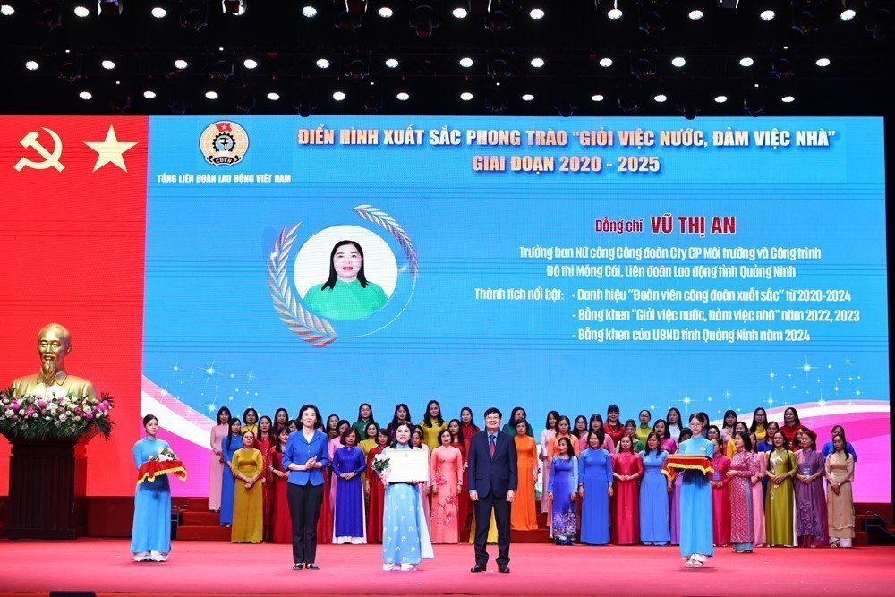 Lễ trao tặng Giải thưởng “Nữ đoàn viên Công đoàn năng động, sáng tạo, trách nhiệm” - Ảnh 5.