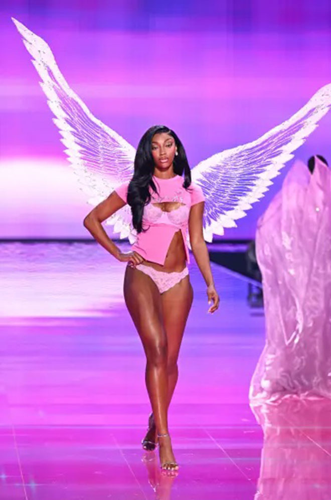 Angel Reese: Vận động viên chuyên nghiệp đầu tiên trình diễn show của Victoria's Secret - Ảnh 4.