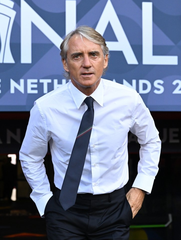 Cựu HLV Man City bất ngờ tuyên bố muốn thay Ruben Amorim dẫn dắt MU - Ảnh 1.