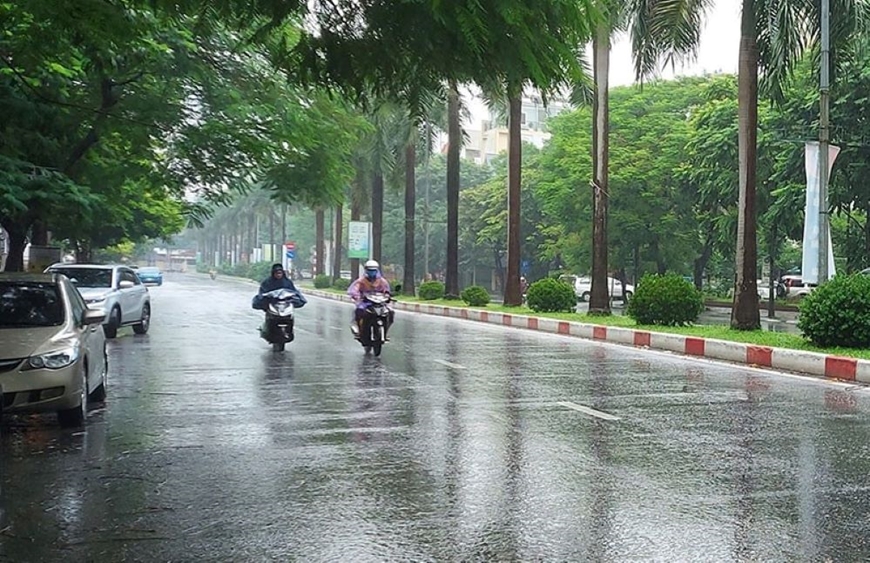 Dự báo thời tiết đêm 18 và ngày 19/10: Hà Nội có mưa rào rải rác, gió Đông Bắc cấp 2-3 - Ảnh 1.