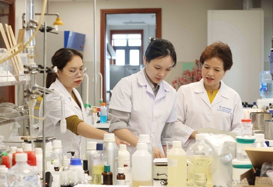 Ngày phụ nữ Việt Nam (20/10): Từ truyền thống anh hùng đến khát vọng cống hiến - Ảnh 4.