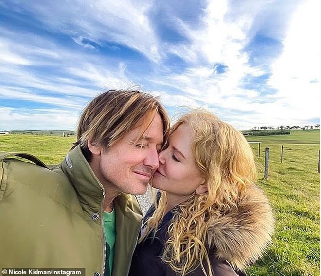 Nicole Kidman ly hôn Keith Urban vì cảnh nóng &quot;Babygirl&quot; và tin đồn chồng có &quot;tình mới&quot;? - Ảnh 1.