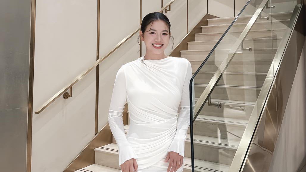 "Tiểu tiên cá" Ánh Viên lột xác rạng ngời trên thảm đỏ TikTok Awards Việt Nam 2025