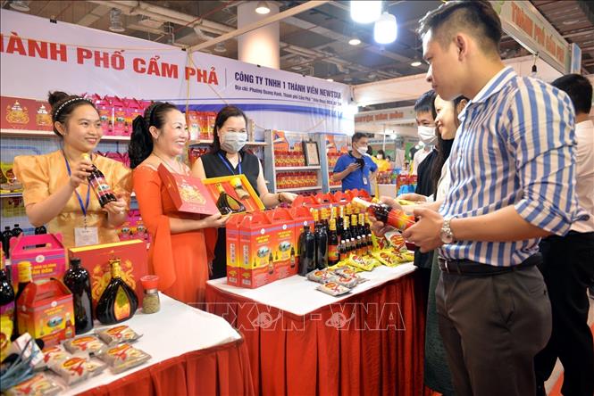 Hội chợ OCOP Quảng Ninh – Thu Đông 2025: Thúc đẩy tiêu thụ đặc sản địa phương - Ảnh 2. Hội chợ OCOP Quảng Ninh – Thu Đông 2025: Thúc đẩy tiêu thụ đặc sản địa phương - Ảnh 2.