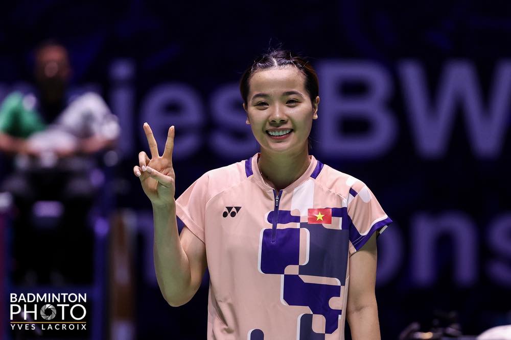 Tin nóng thể thao tối 23/10: Trung vệ Việt kiều gây bão ở V.League tiến hành thủ tục nhập tịch - Ảnh 3.