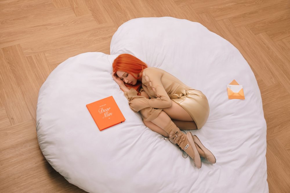 Album “Dear Min”: Trau chuốt ca từ, nâng niu cảm xúc và bỏ qua visual - Ảnh 4.