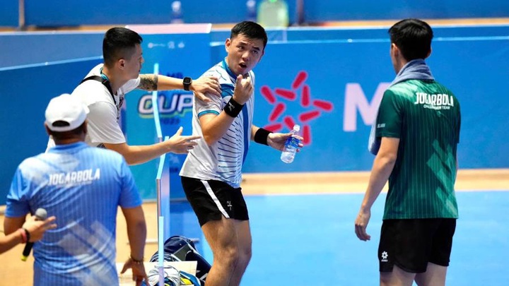 Mâu thuẫn về sự trung thực khi hô 'bóng trong' hay 'bóng ngoài' trong pickleball - Ảnh 2.