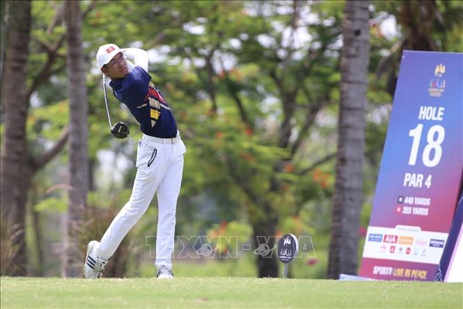 Tay golf 17 tuổi Việt Nam tiếp tục gây sốt ở giải đấu lớn sau khi làm nên lịch sử - Ảnh 1. Tay golf 17 tuổi Việt Nam tiếp tục gây sốt ở giải đấu lớn sau khi làm nên lịch sử - Ảnh 1.