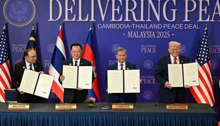 Hội nghị Cấp cao ASEAN 47: Campuchia và Thái Lan ký tuyên bố chung về thỏa thuận hòa bình - Ảnh 1. Hội nghị Cấp cao ASEAN 47: Campuchia và Thái Lan ký tuyên bố chung về thỏa thuận hòa bình - Ảnh 1.