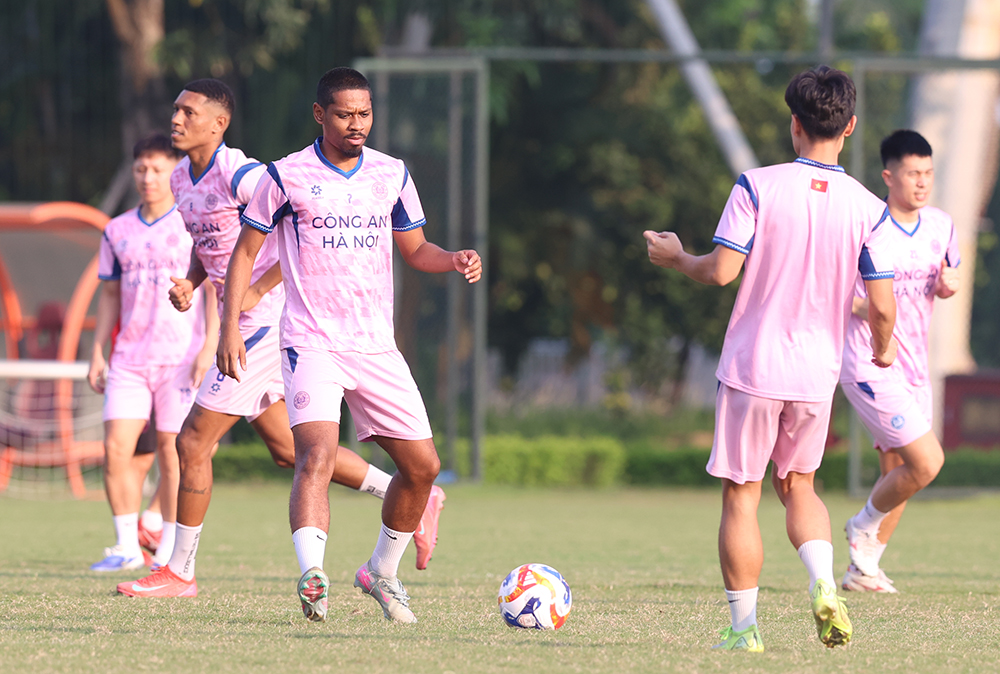 FIFA muốn đặt học viện ở Việt Nam, chờ các môn khác… - Ảnh 1. FIFA muốn đặt học viện ở Việt Nam, chờ các môn khác… - Ảnh 1.