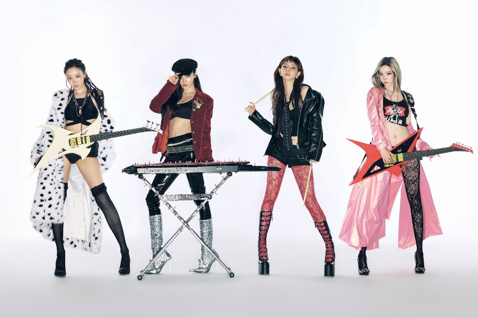 Aespa mang 'vũ trụ' K-pop đến Hà Nội cùng 8Wonder Winter 2025 - Ảnh 3.