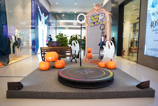 “Biến Hóa Đỉnh Cao” tại Lễ Hội Halloween và Cosplay Party 2025 cùng Crescent Mall - Ảnh 3. “Biến Hóa Đỉnh Cao” tại Lễ Hội Halloween và Cosplay Party 2025 cùng Crescent Mall - Ảnh 3.