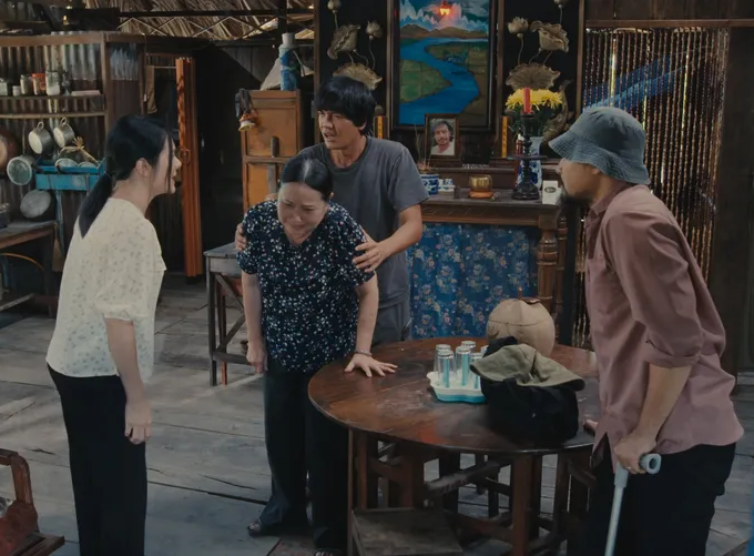 Phim "Nhà ma xó": Trong và ngoài rạp "cùng" cãi nhau - Ảnh 1. Phim "Nhà ma xó": Trong và ngoài rạp "cùng" cãi nhau - Ảnh 1.