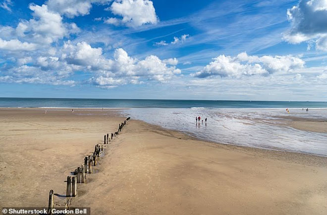 Những bãi biển đẹp nhất Vương quốc Anh mùa Thu: Từ cồn cát vàng óng đến tầm nhìn hùng vĩ  - Ảnh 1. Những bãi biển đẹp nhất Vương quốc Anh mùa Thu: Từ cồn cát vàng óng đến tầm nhìn hùng vĩ  - Ảnh 1.